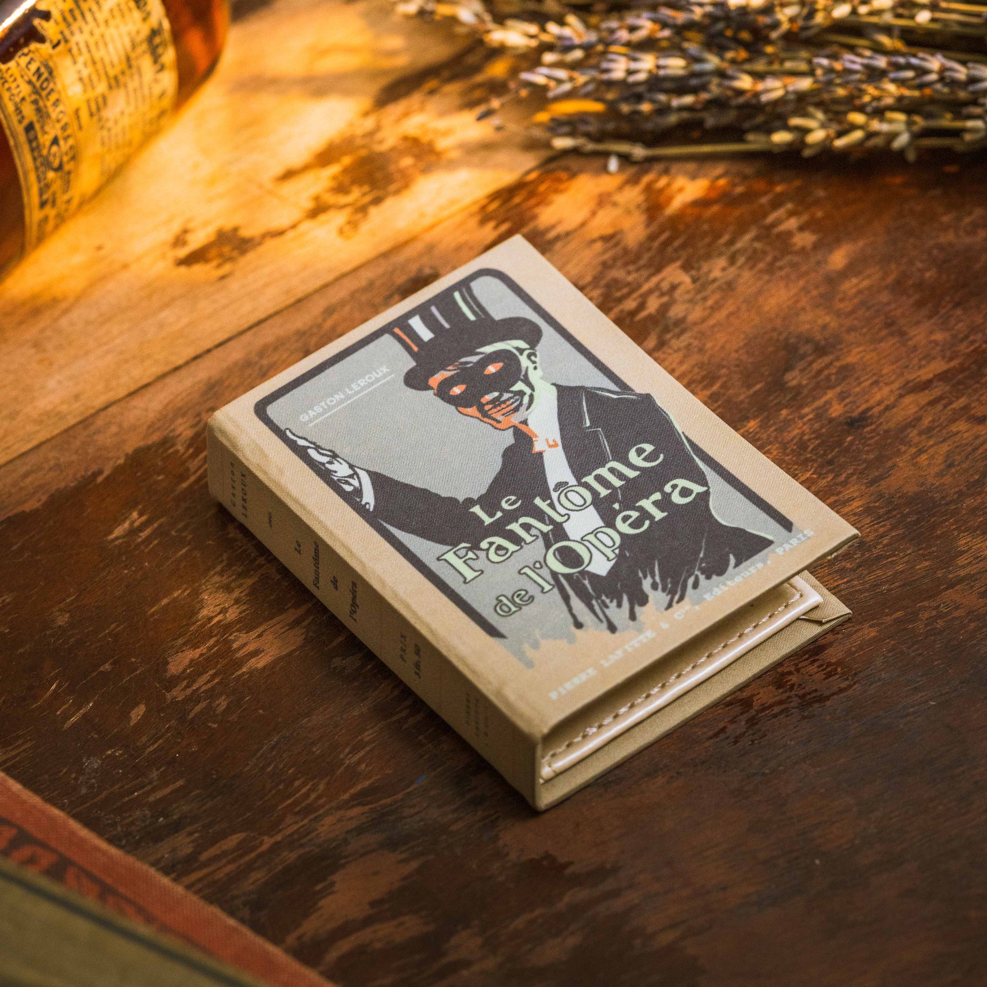 Le Fantôme de l'Opéra by Gaston Leroux 1910 (Phantom of the Opera) Book Wallet - Novelbookstore.co