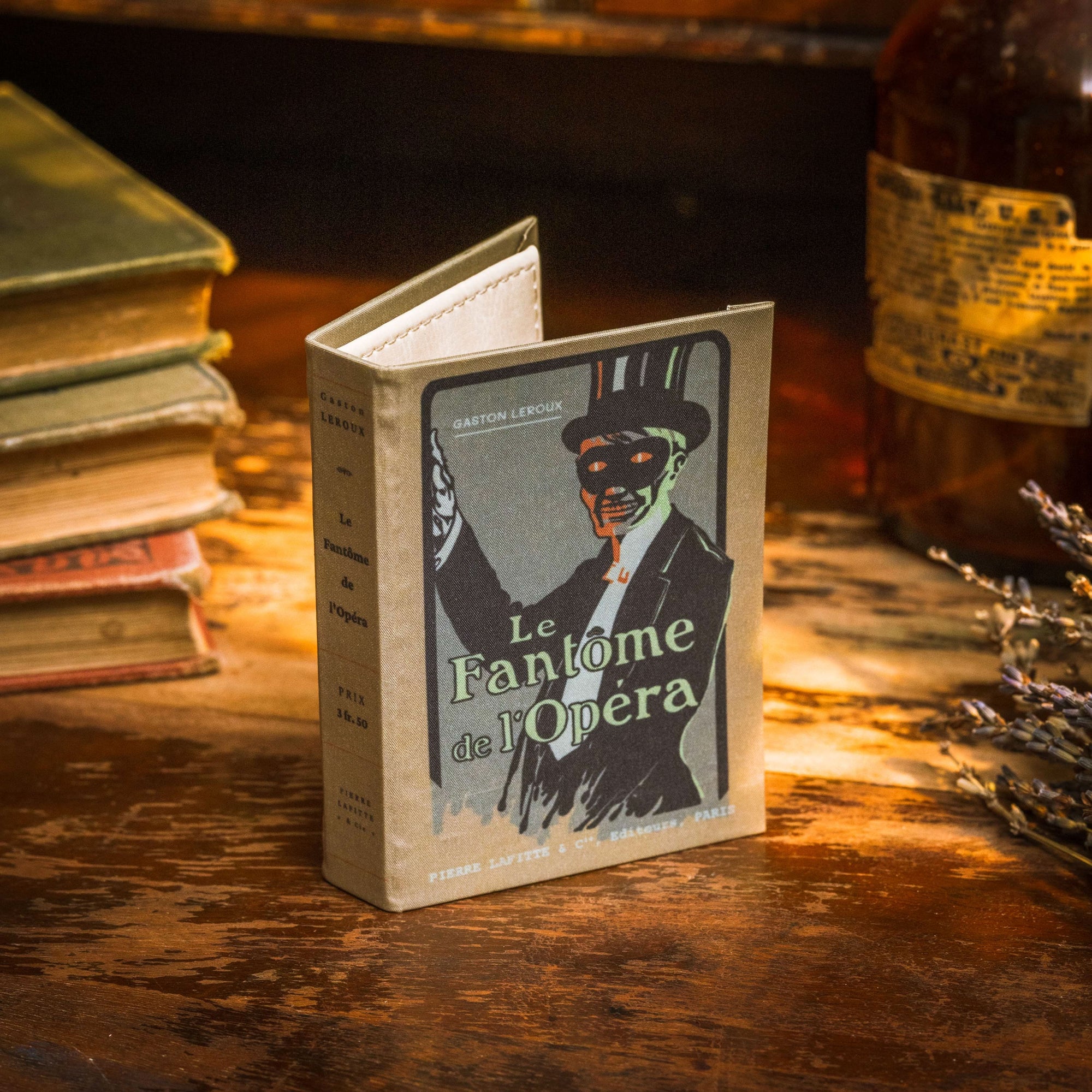Le Fantôme de l'Opéra by Gaston Leroux 1910 (Phantom of the Opera) Book Wallet - Novelbookstore.co