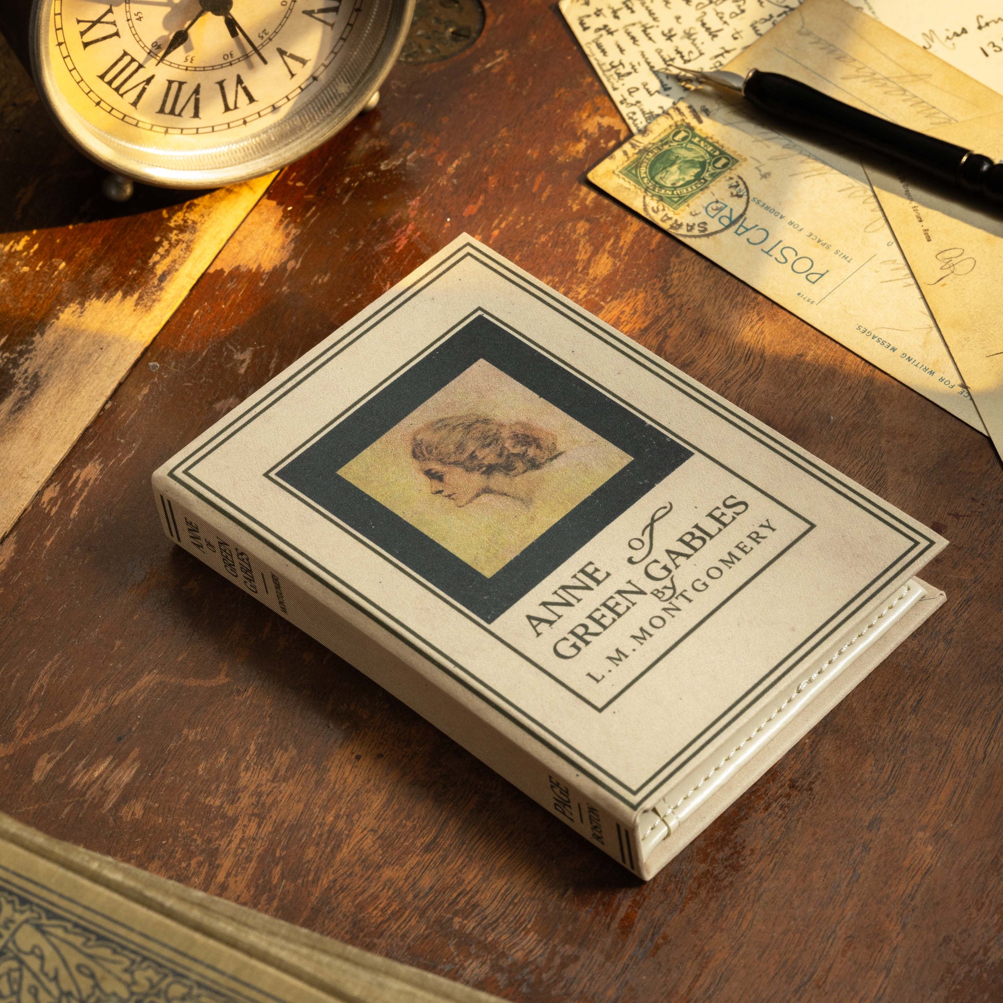 'Anne of Green Gables' by Lucy Maud Montgomery 1908 Passport/Notebook Wallet - Novelbookstore.co