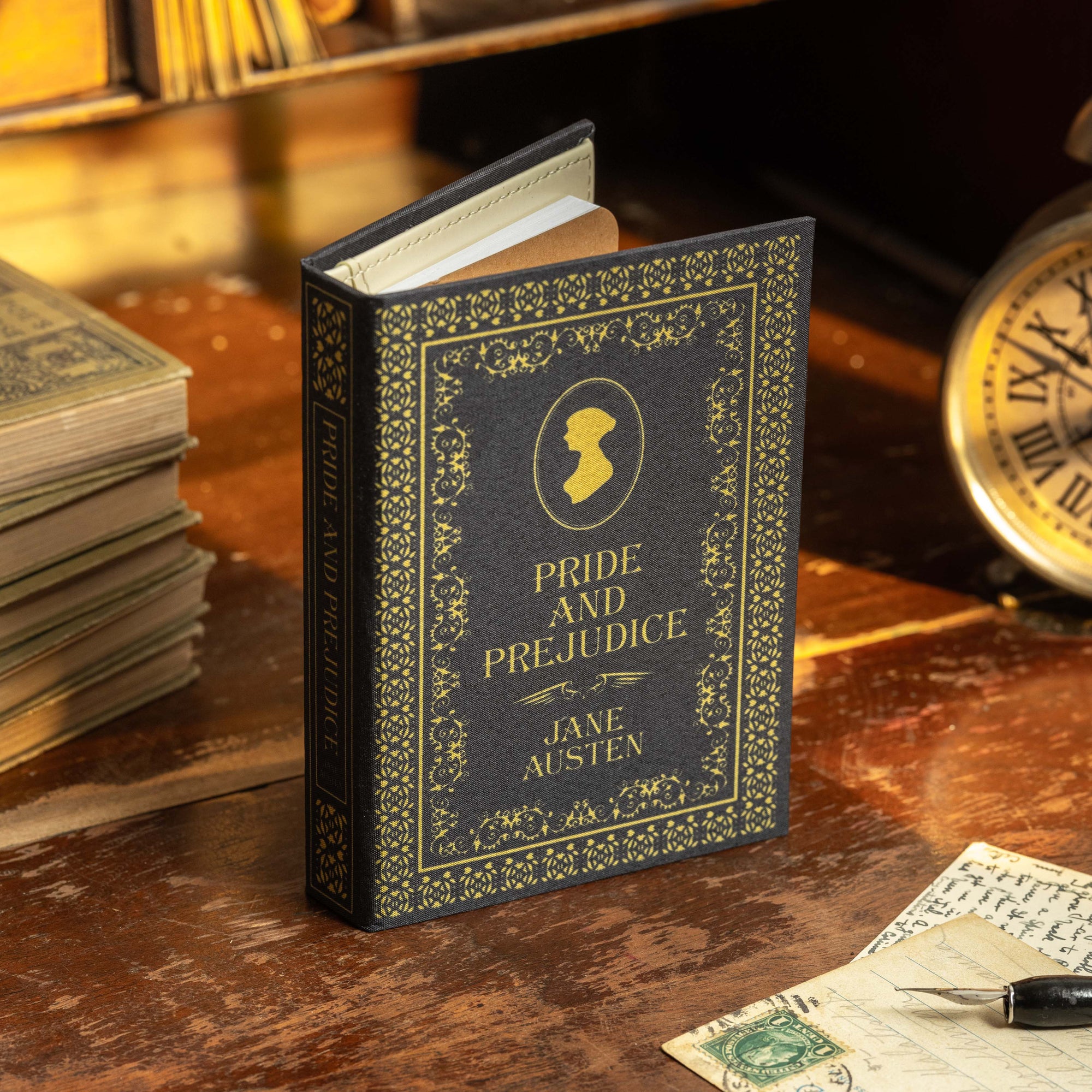 &#39;Pride &amp; Prejudice&#39; by Jane Austen 1813 Passport/Notebook Wallet