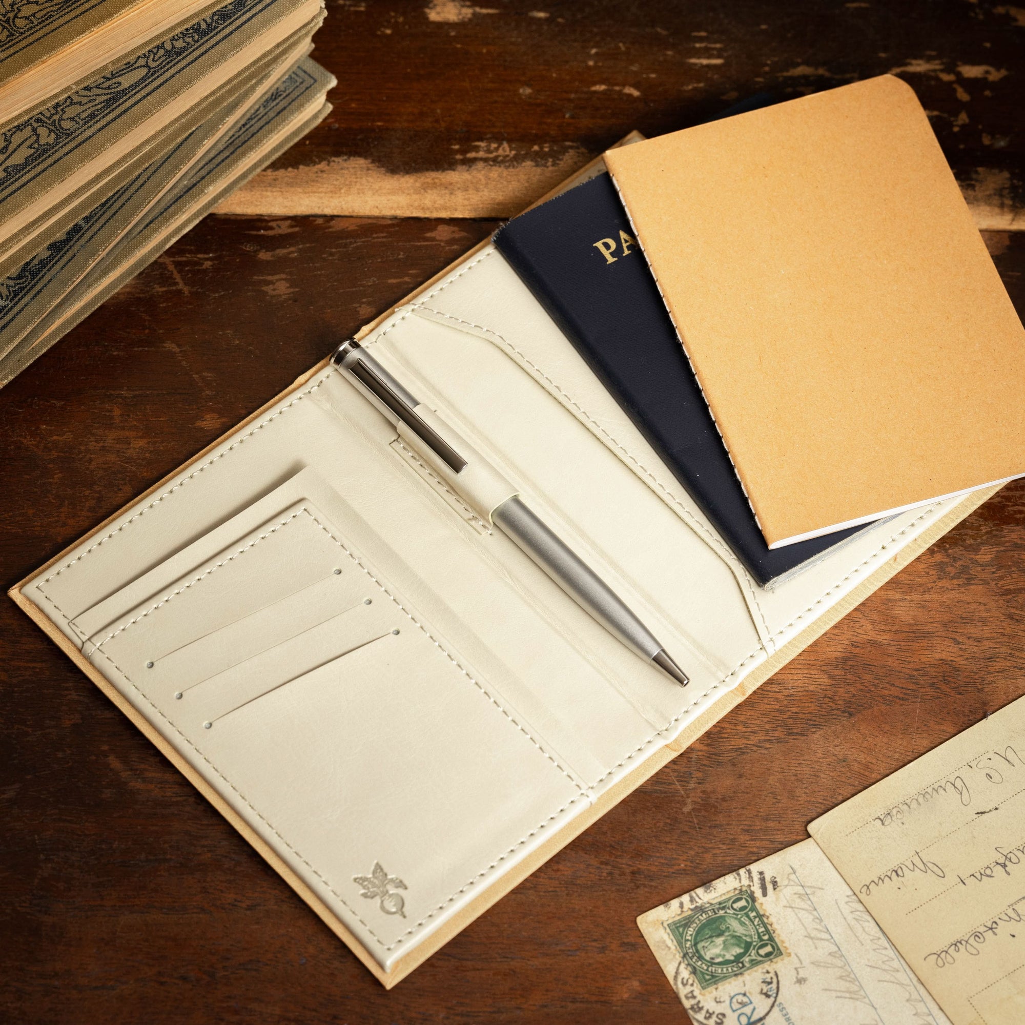 'Anne of Green Gables' by Lucy Maud Montgomery 1908 Passport/Notebook Wallet - Novelbookstore.co