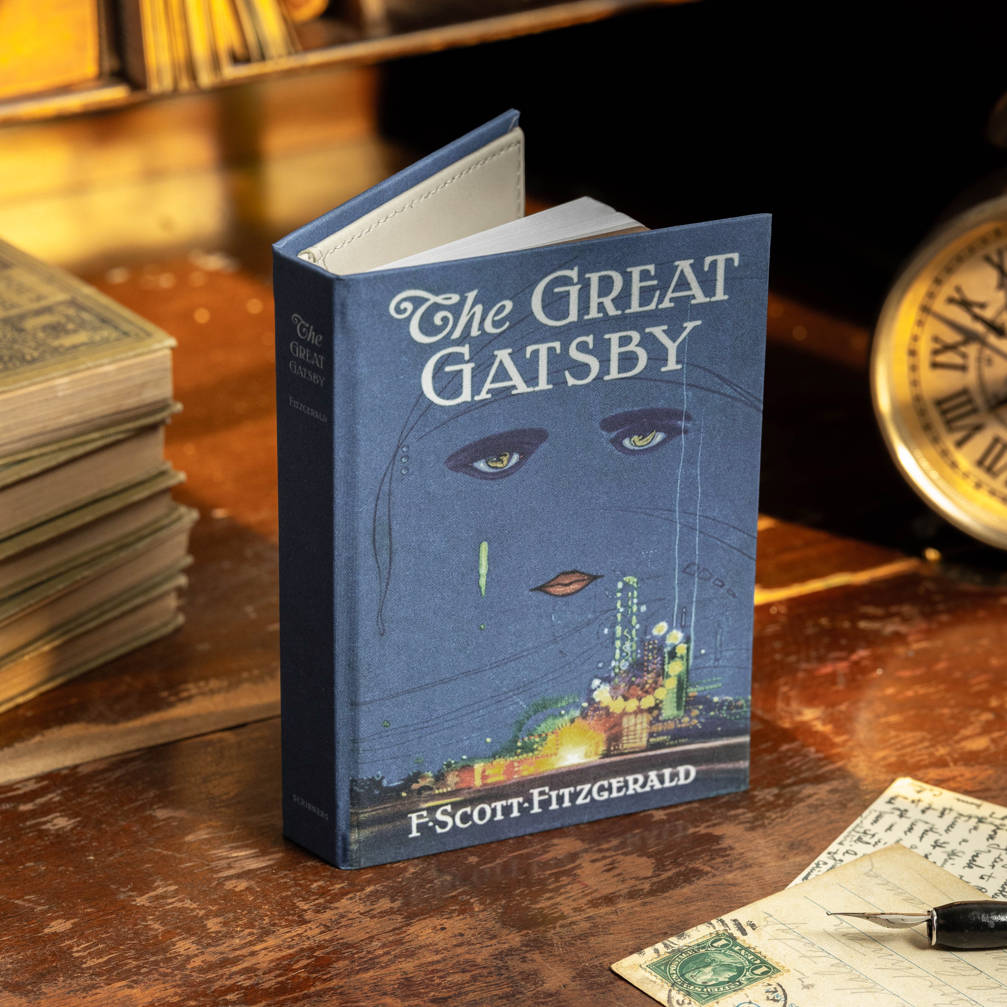 The Great Gatsby' by F. Scott Fitzgerald 1925 Passport/Notebook