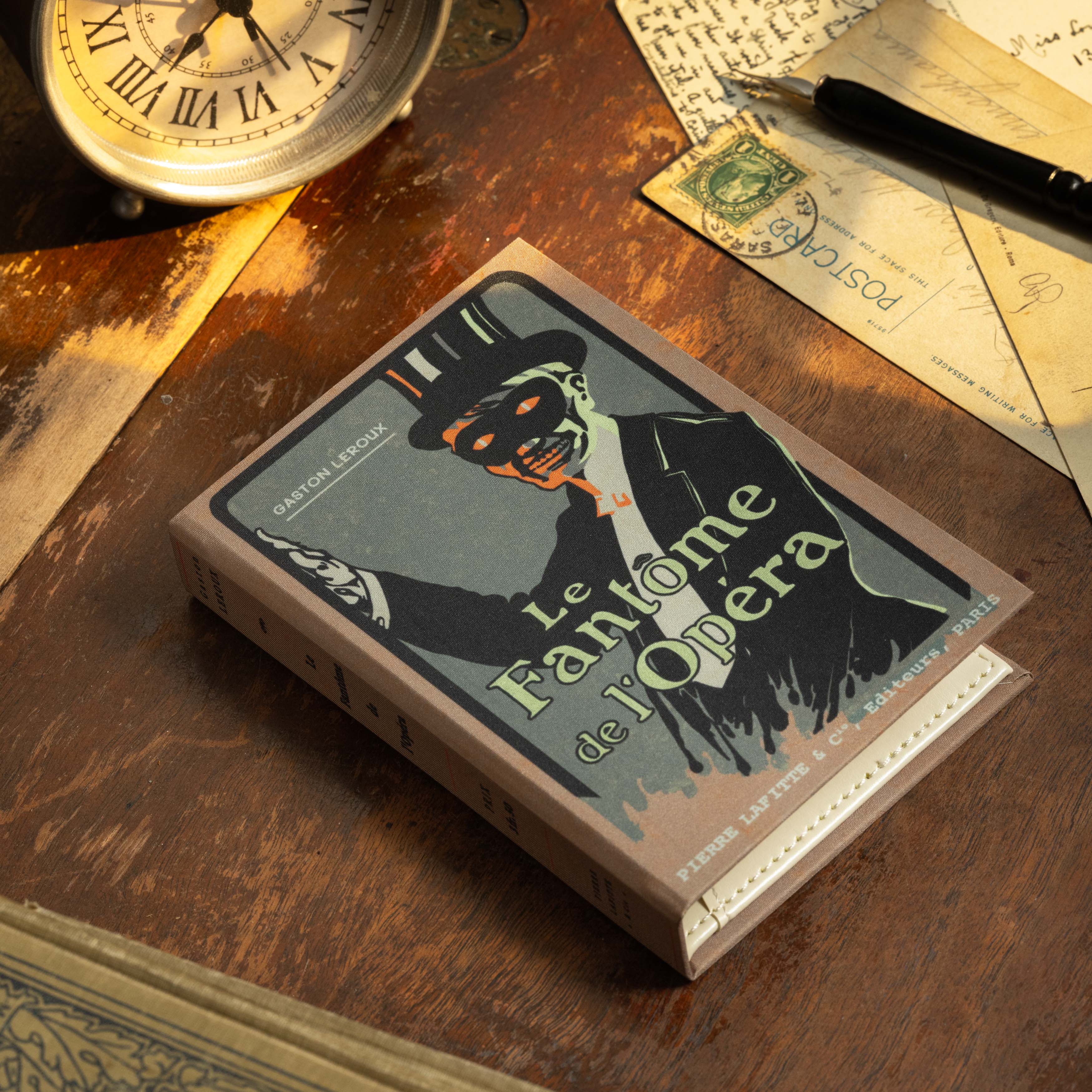 Le Fantôme de l'Opéra' by Gaston Leroux 1910 (Phantom) Passport