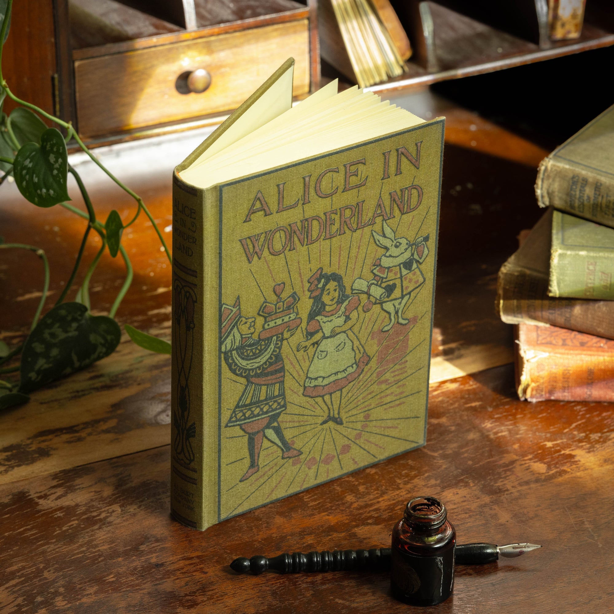 *Alice in Wonderland&#39; Lewis Carroll 1865 Book Journal