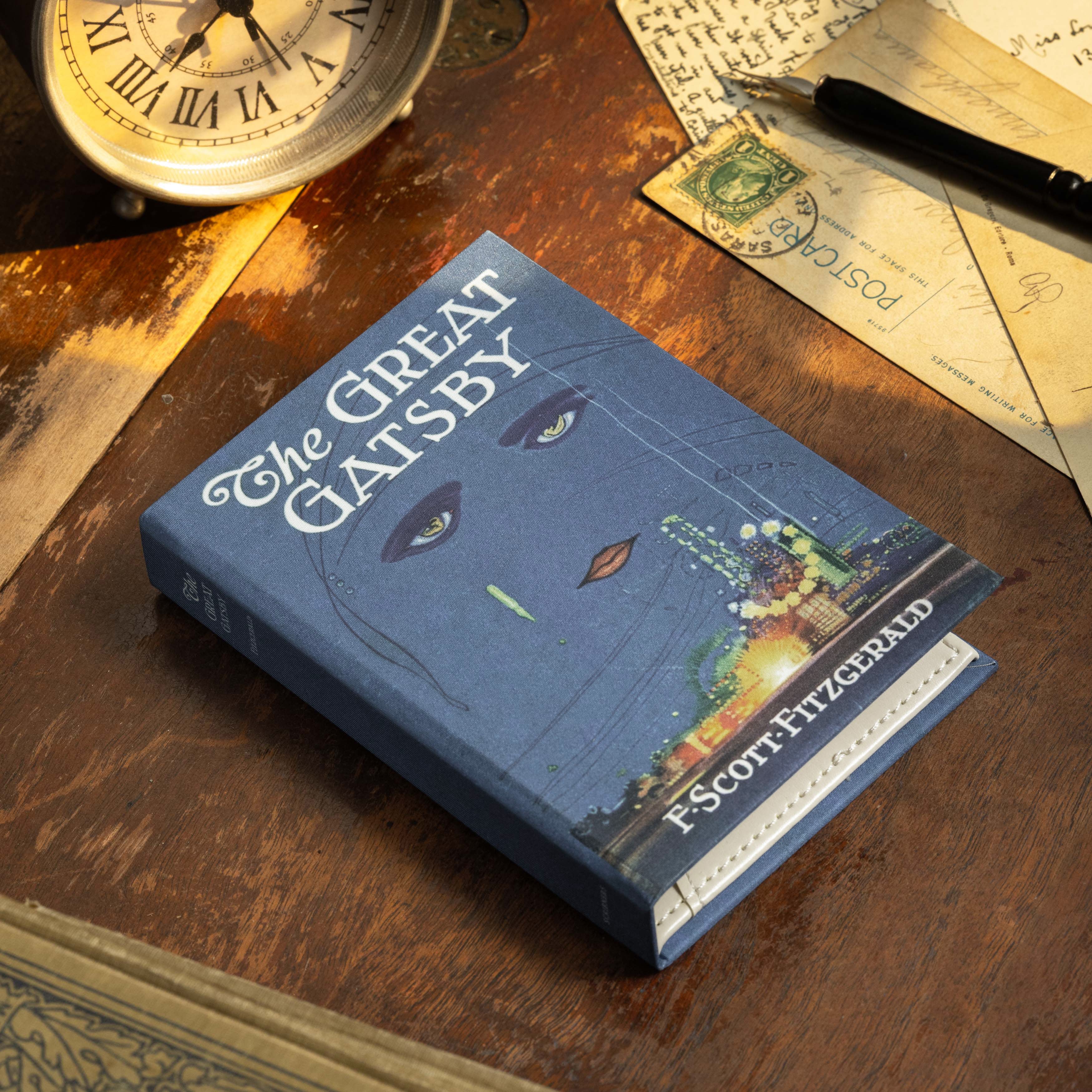 The Great Gatsby' by F. Scott Fitzgerald 1925 Passport/Notebook